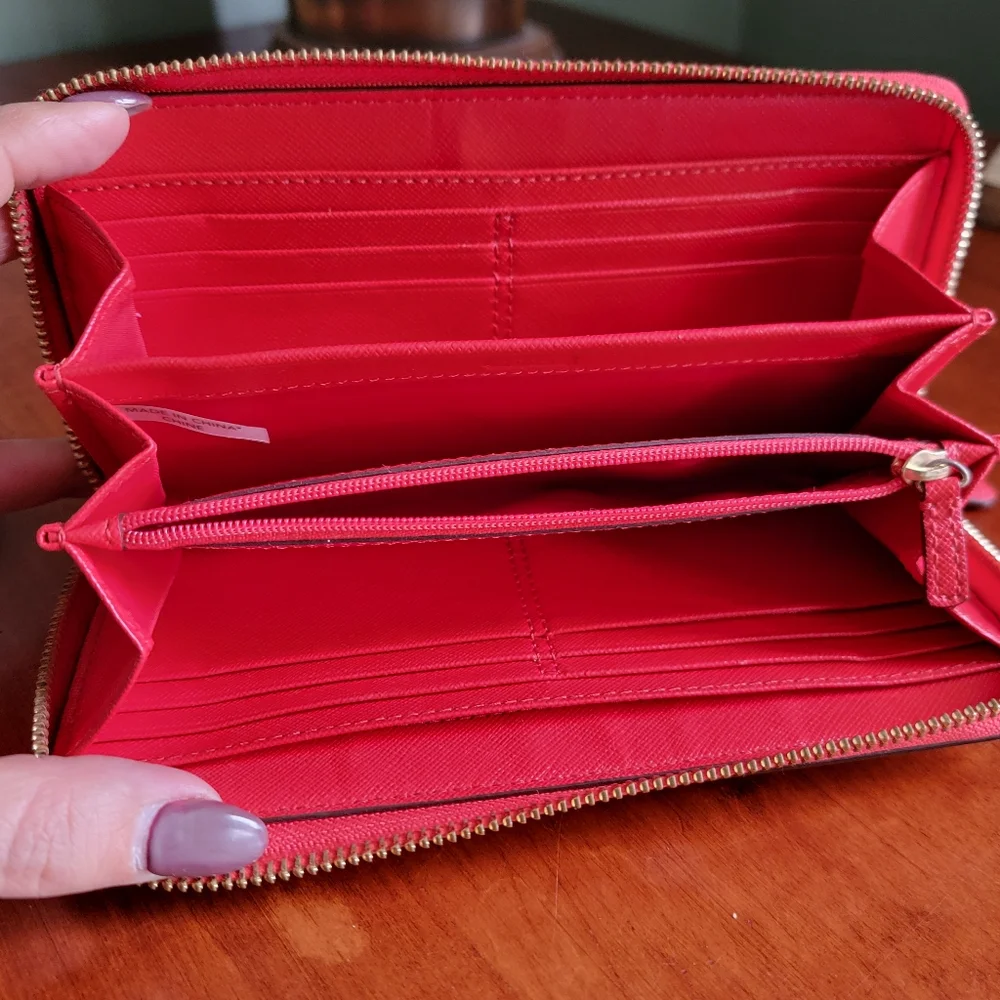 Coach 50427 Darcy Vermillion Red Crossgrain Leather Accordion Zip Wallet